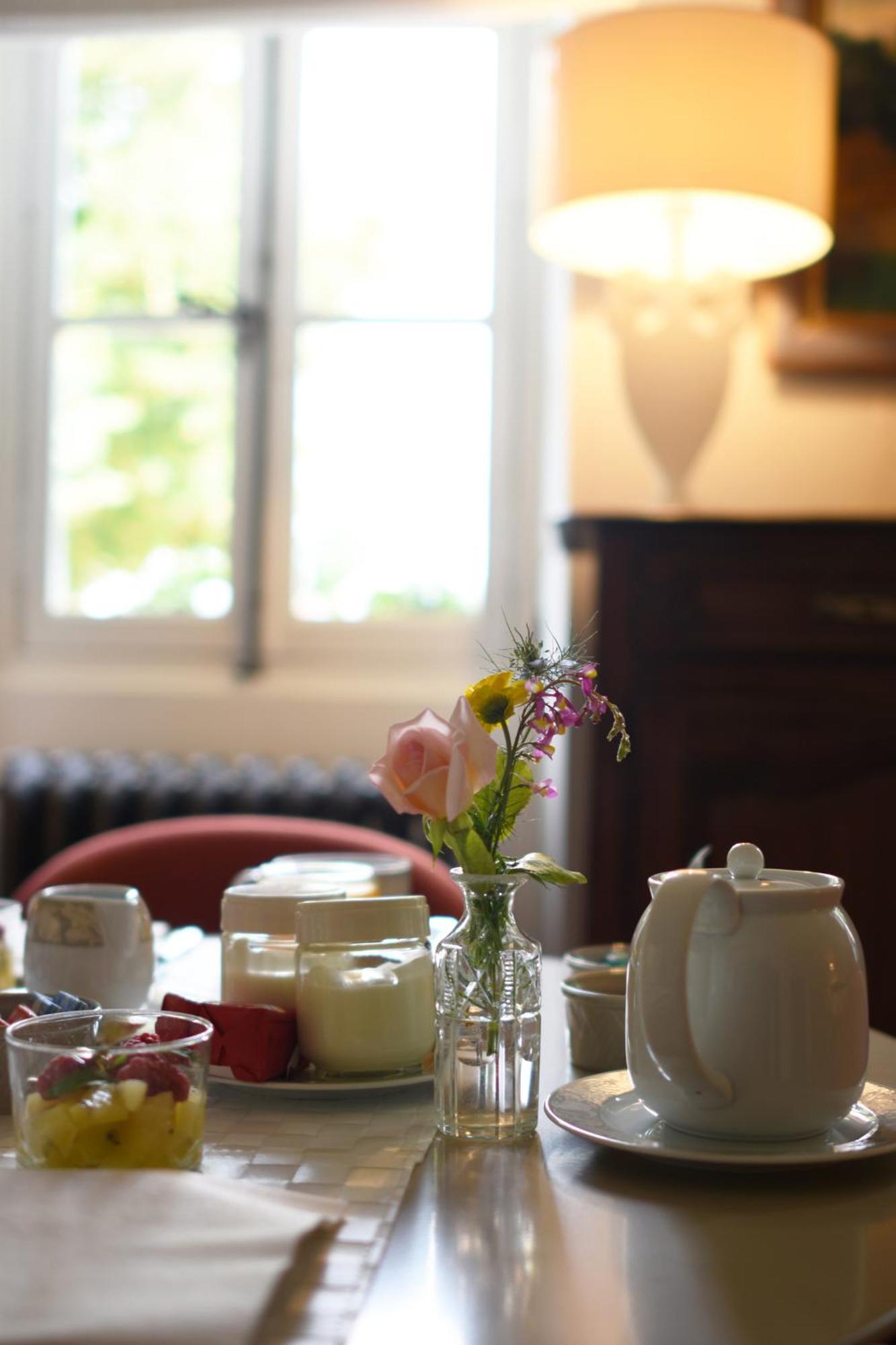 Domaine De L'Ermitage Bed & Breakfast Berry-Bouy Ngoại thất bức ảnh